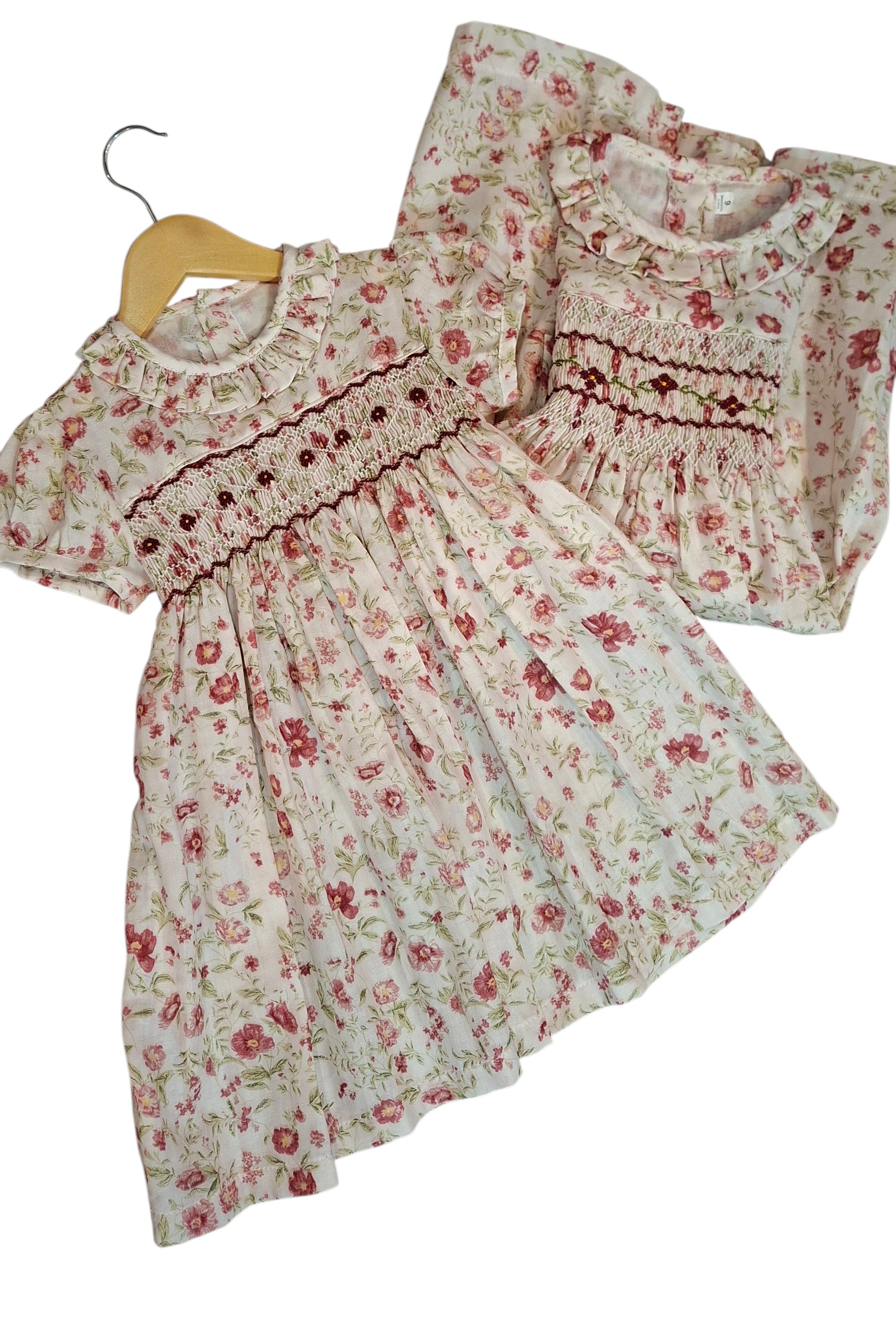 Robe Fleurie smockée avec col festonné
