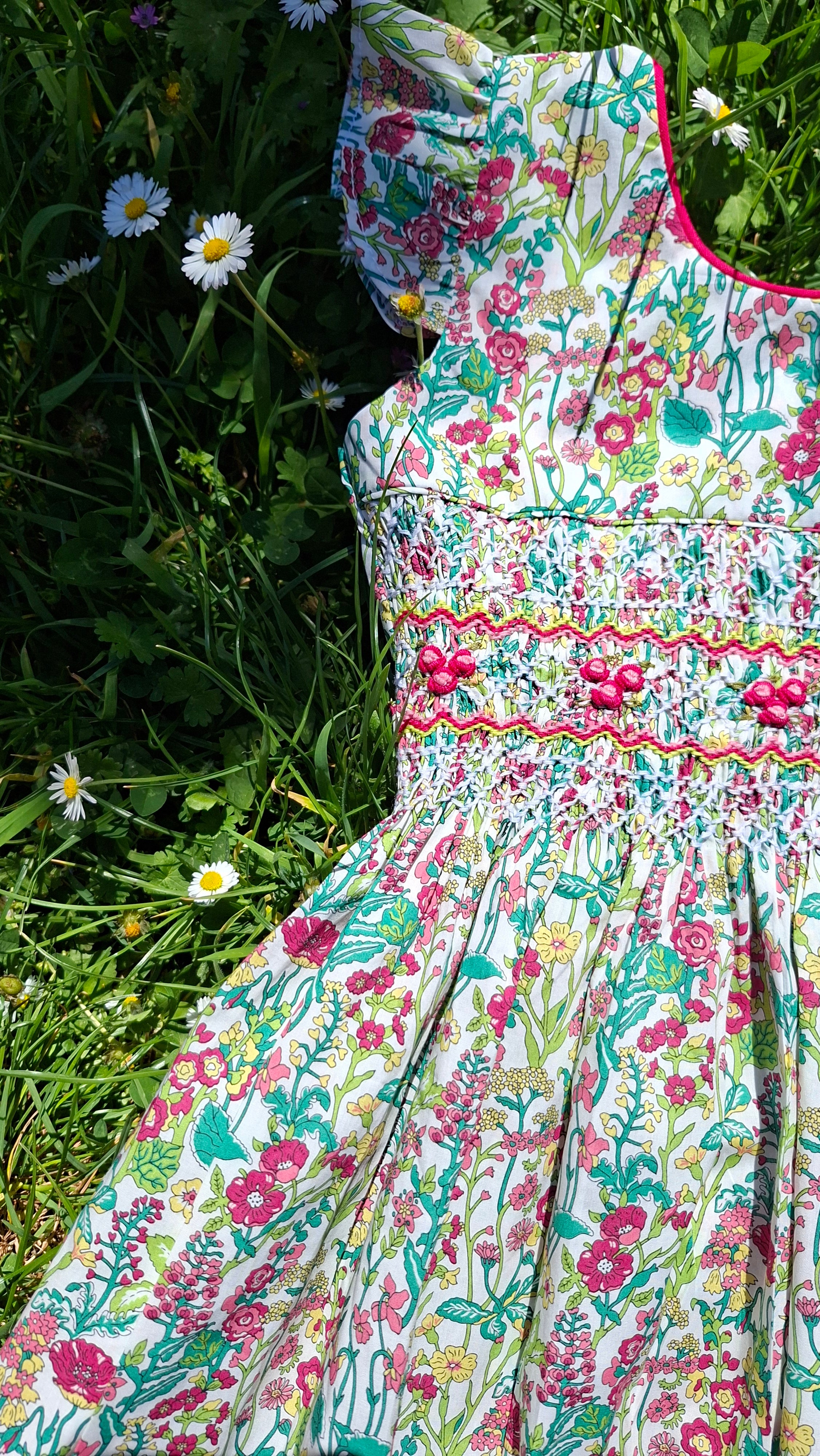 Robe Liberty Garden avec petites manches volantées.