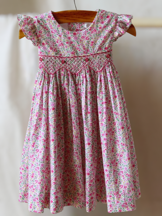 Magnifique robe à smocks fleurie été. 8 ans