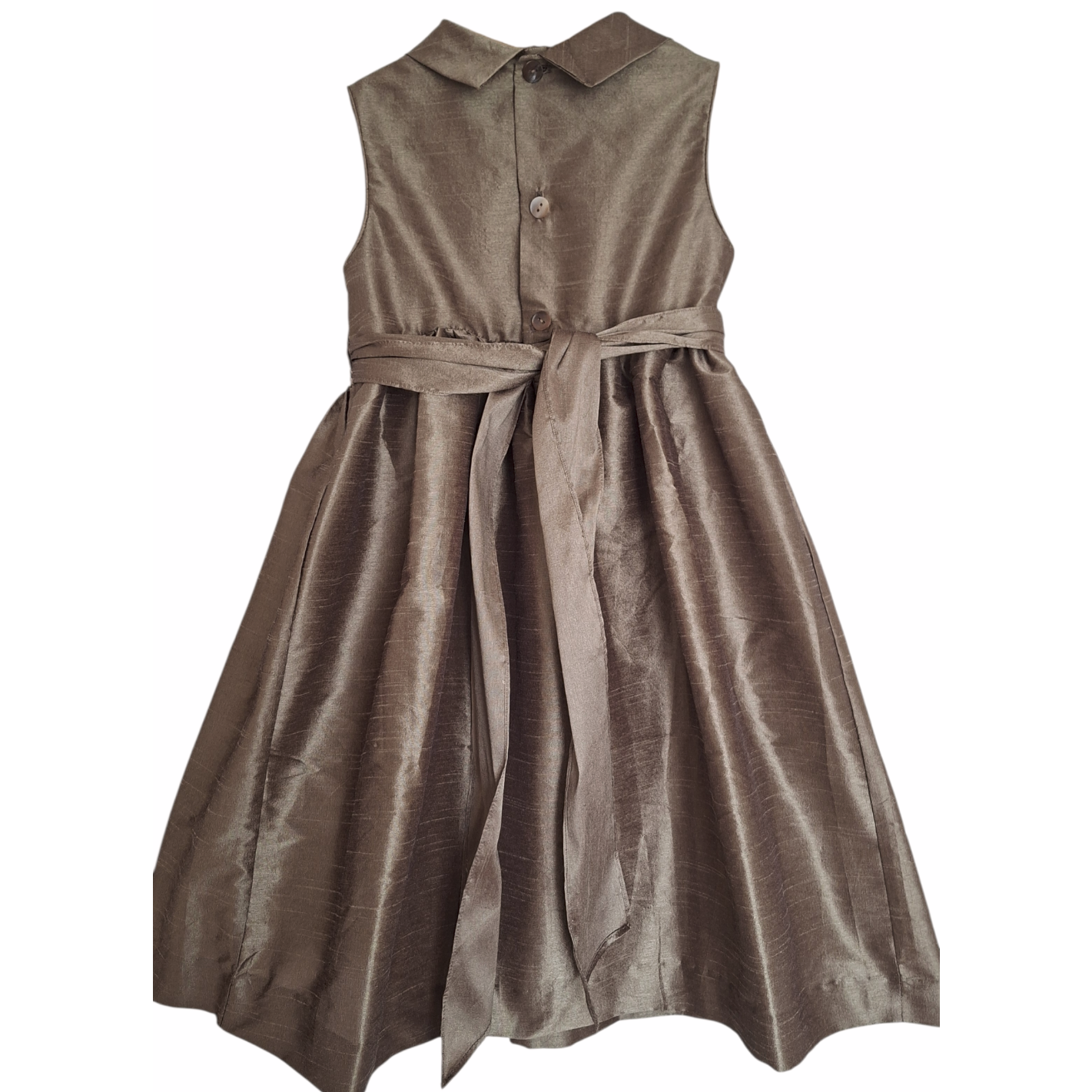 Robe en soie, smockée à la main