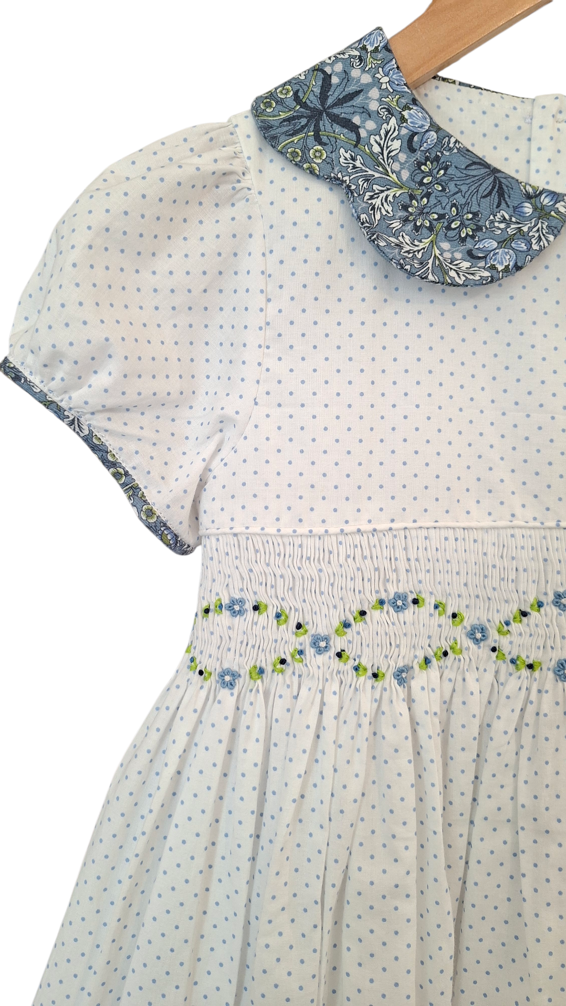 Robe smockée à poids "Jardin fleuri". 6 ans