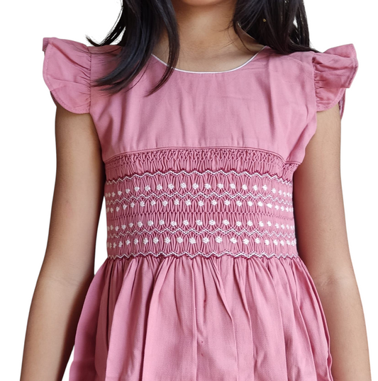 Robe à smocks à petites manches volantes vieux rose