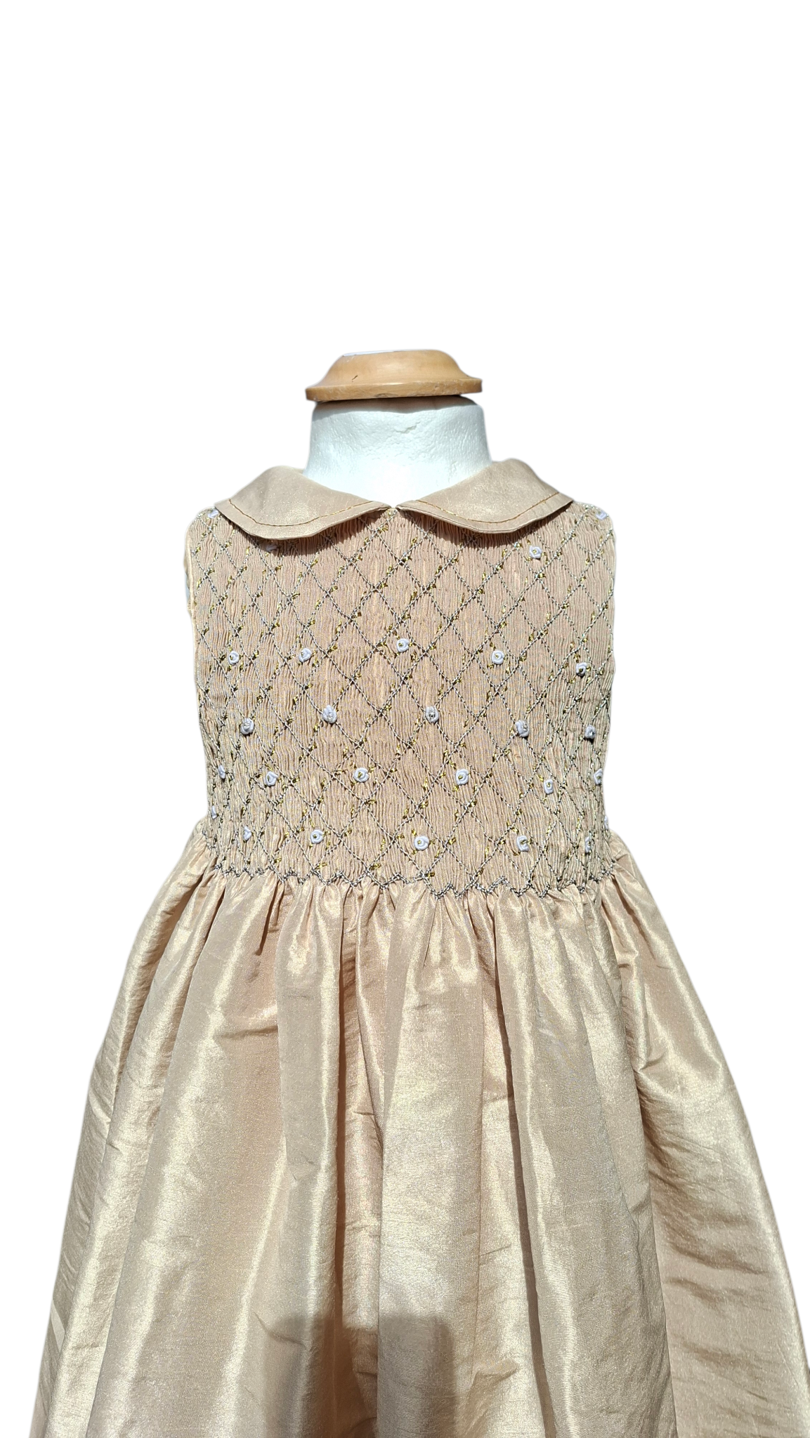 Robe en soie dorée, smockée à la main. Robe 6 ans. Pièce unique