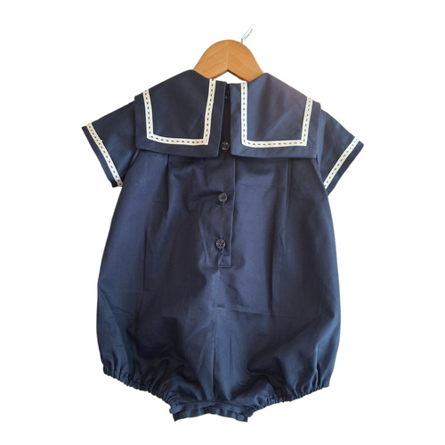 Barboteuse col marin, brodée main.