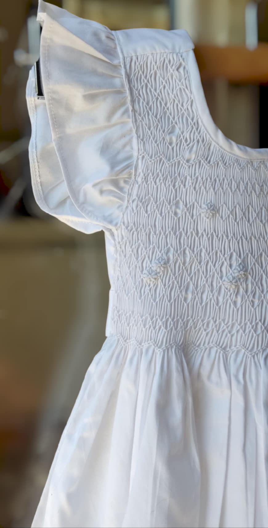 Robe blanche cérémonie. Robe demoiselle d’honneur. Robe smockée